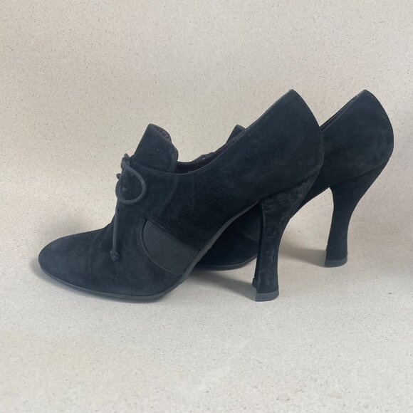 Pre-Loved STUART WEITZMAN Black Suede Pumps / Lace-up Heels - Size 7.5 - Picture 3 of 12